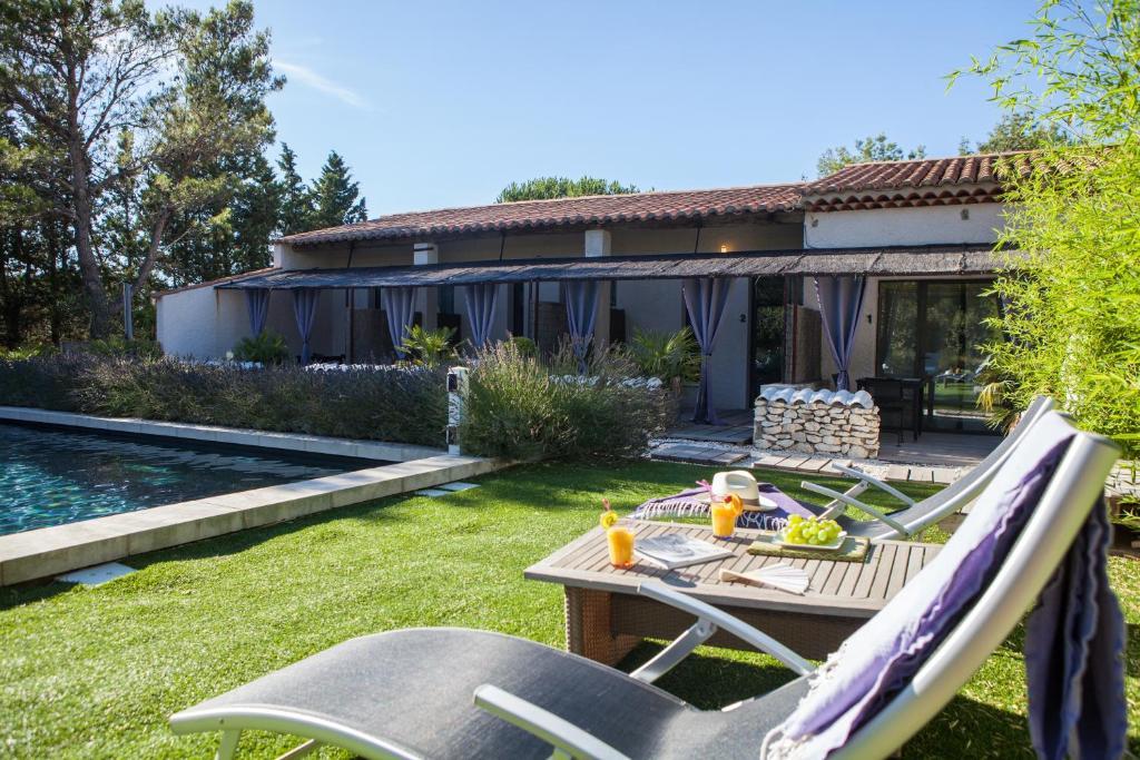 L'Auberge De L'Aubergine Eygalieres (Bouches-du-Rhone) Phòng bức ảnh