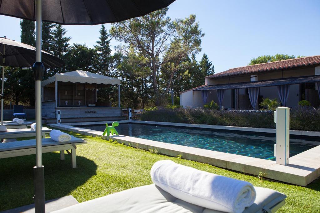 L'Auberge De L'Aubergine Eygalieres (Bouches-du-Rhone) Phòng bức ảnh