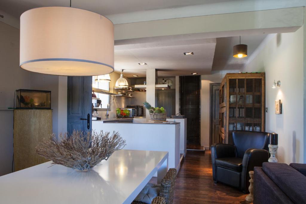L'Auberge De L'Aubergine Eygalieres (Bouches-du-Rhone) Phòng bức ảnh