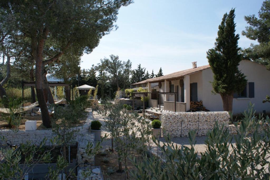 L'Auberge De L'Aubergine Eygalieres (Bouches-du-Rhone) Ngoại thất bức ảnh