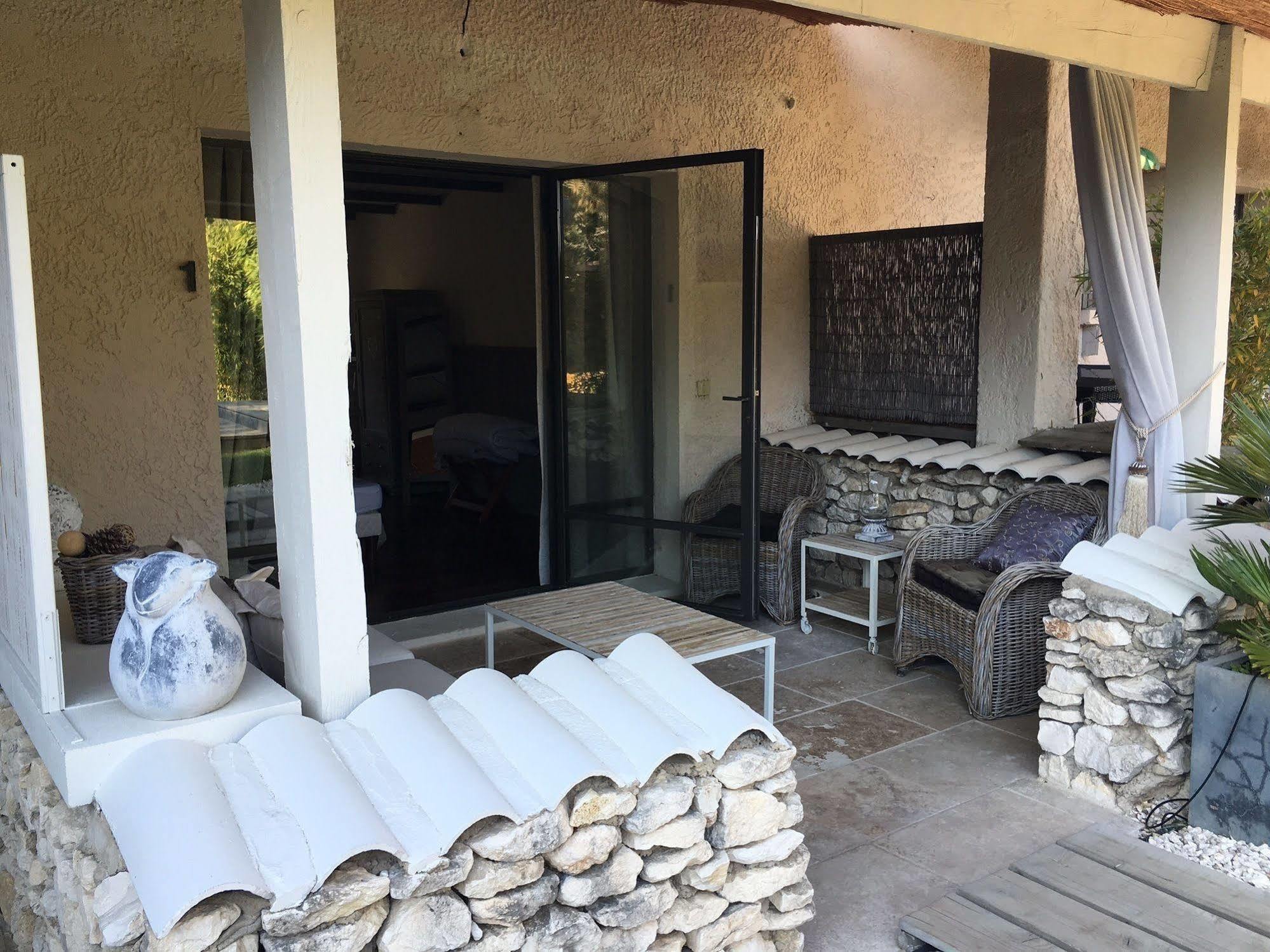 L'Auberge De L'Aubergine Eygalieres (Bouches-du-Rhone) Ngoại thất bức ảnh