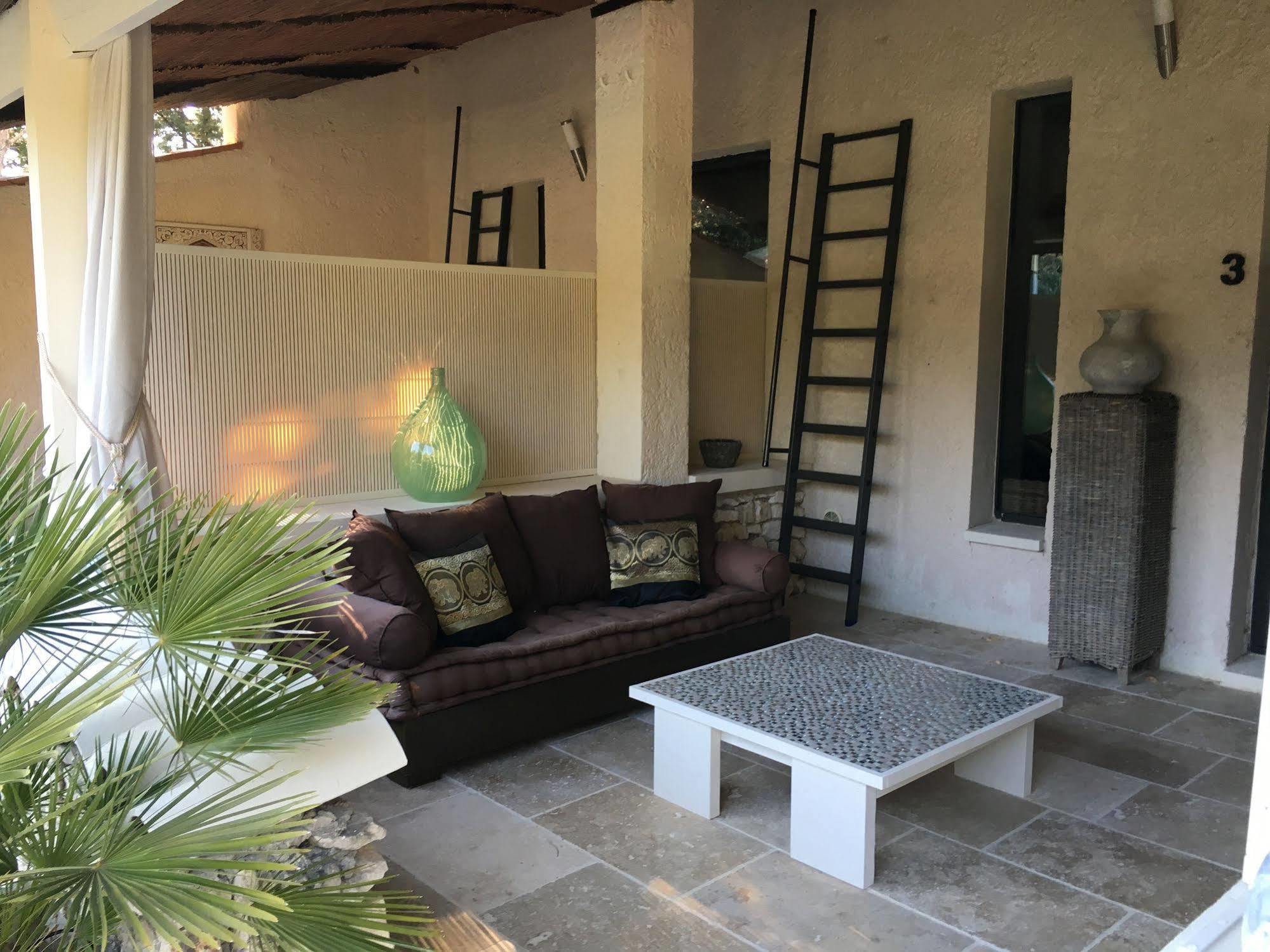 L'Auberge De L'Aubergine Eygalieres (Bouches-du-Rhone) Ngoại thất bức ảnh